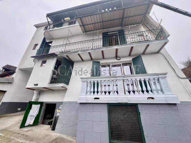 Villetta a schiera in vendita di 350 m² in Frazione Centro, 2