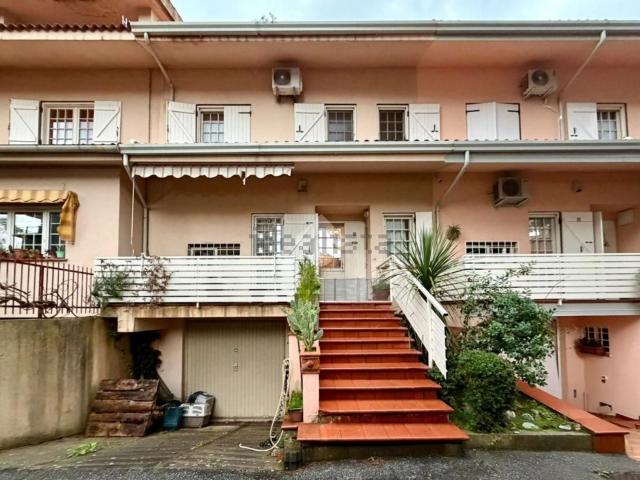 Villetta a schiera in vendita di 360 m² in Via Repaci, 3