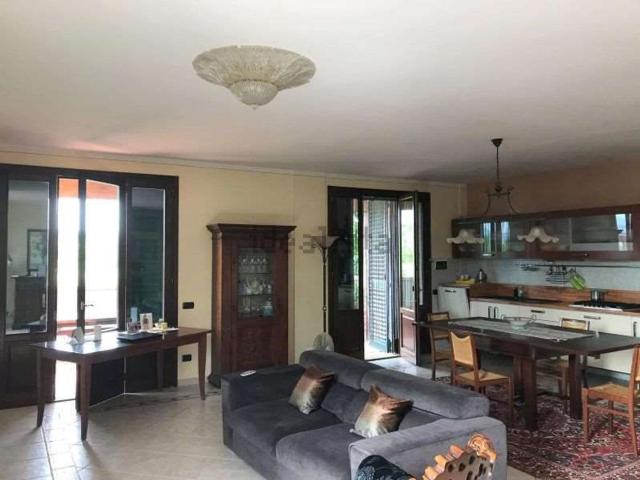 Villetta a schiera in vendita di 360 m² in Via Vittorio Niccoli