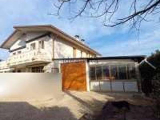 Villetta a schiera in vendita di 372 m² in Via Colombara, 5