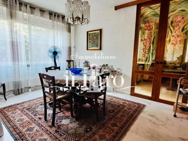 Villetta a schiera in vendita di 375 m² in Via Carlo Pisacane, 162