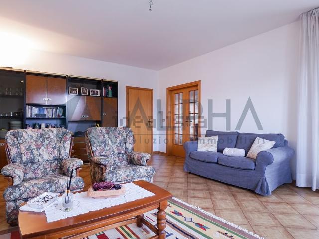 Villetta a schiera in vendita di 380 m² in Via del Fabbro