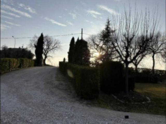 Villetta a schiera in vendita di 381 m² in Strada Provinciale 37