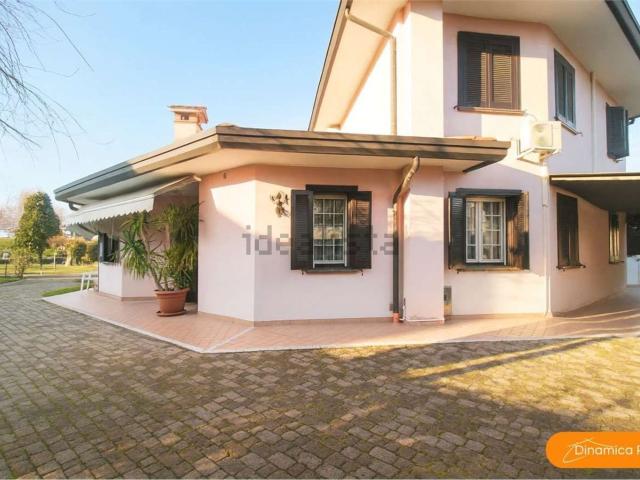 Villetta a schiera in vendita di 387 m² in Via Madonna della Salute, 2