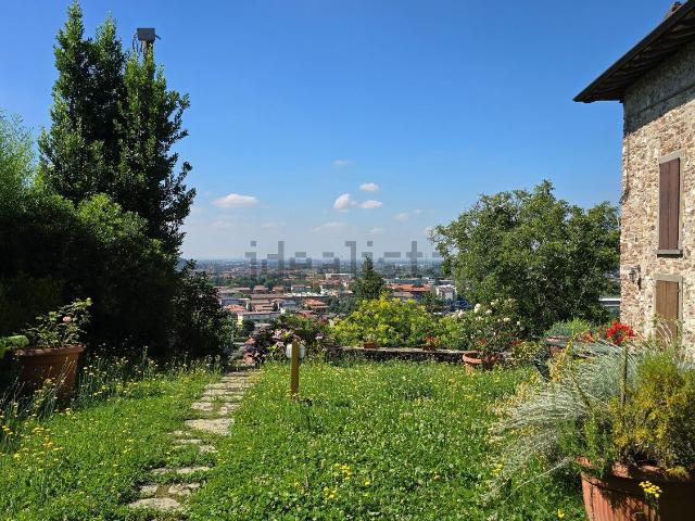 Villetta a schiera in vendita di 392 m² in Via Aminella, 3