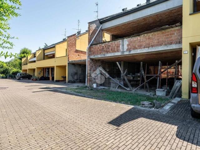 Villetta a schiera in vendita di 392 m² in Via Mario Grisendi, 5