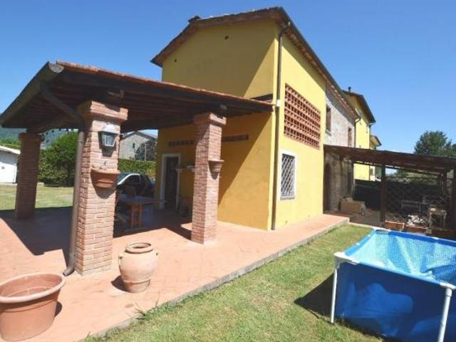 Villetta bifamiliare in vendita a Camigliano Capannori 125 mq Rif: 1432135