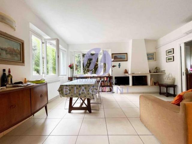 Villetta bifamiliare in vendita a Focette Pietrasanta 140 mq Rif: 1178879