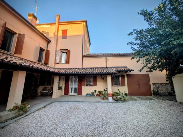 Villetta bifamiliare in vendita a Ferrara, Marrara