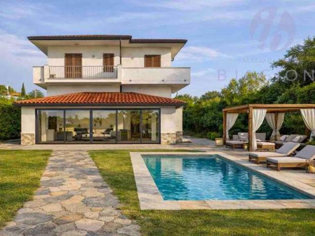 Villetta bifamiliare in vendita a Fiumetto Pietrasanta 130 mq Rif: 1425688