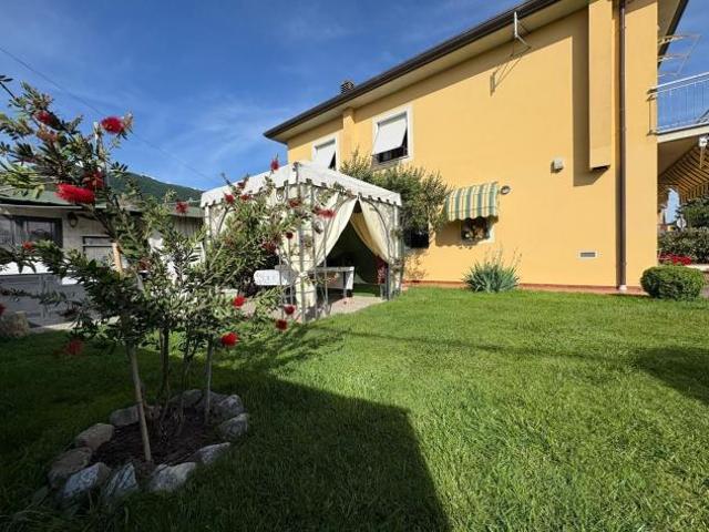 Villetta bifamiliare in vendita a Isola Luni 100 mq Rif: 1411548