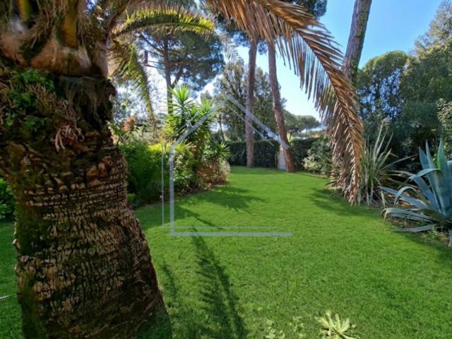 Villetta bifamiliare in vendita a Lido di Camaiore Camaiore 220 mq Rif: 1406495