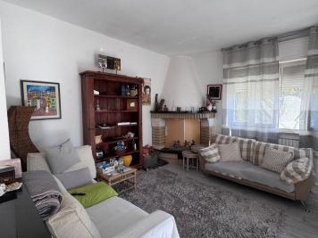 Villetta bifamiliare in vendita a Marina di Massa Massa 141 mq Rif: 1392791