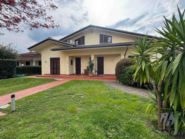 Villetta bifamiliare in vendita a Pietrasanta 155 mq Rif: 1317331