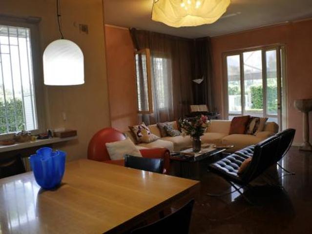 Villetta bifamiliare in vendita a Ronchi Massa 290 mq Rif: 711301