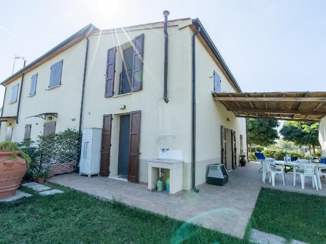 Villetta bifamiliare in vendita a Torre Mozza Piombino, in o. 90m² Piombino