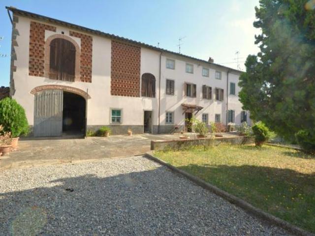 Rustico in vendita a Verciano Capannori 300 mq Rif: 1337569