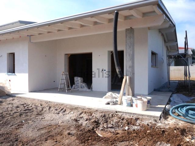 Villetta bifamiliare in vendita di 143 m² in Borgo Casoni