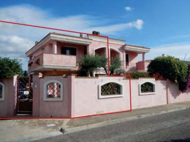 Villetta bifamiliare in vendita di 143 m² in Via Taormina, 39