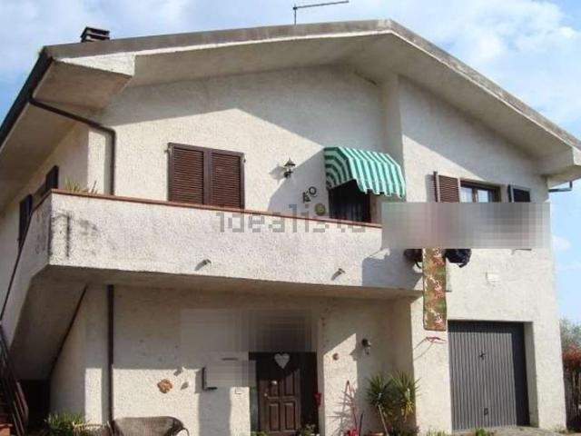 Villetta bifamiliare in vendita di 143 m² in Via Occhibelli Fosco