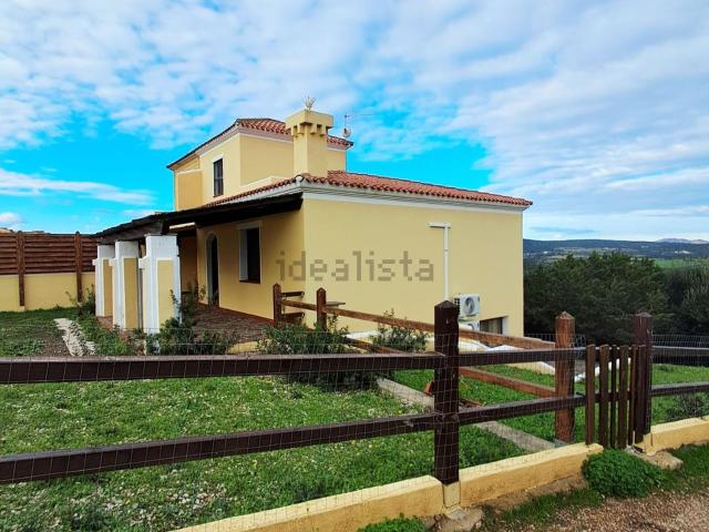 Villetta bifamiliare in vendita di 143 m² in Via Planargia