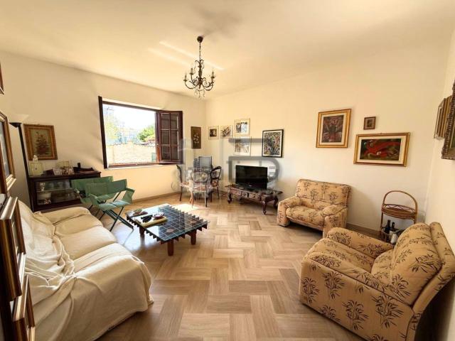 Villetta bifamiliare in vendita di 140 m² in Strada Vicinale Perticata, 9