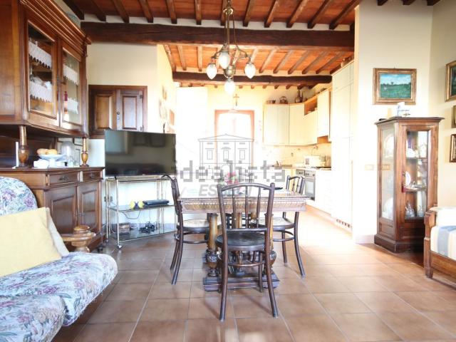 Villetta bifamiliare in vendita di 140 m² in Strada Comunale di Vorno, 105