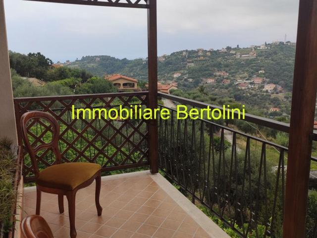 Villetta bifamiliare in vendita di 140 m² in Strada Sen. Ernesto Marsaglia