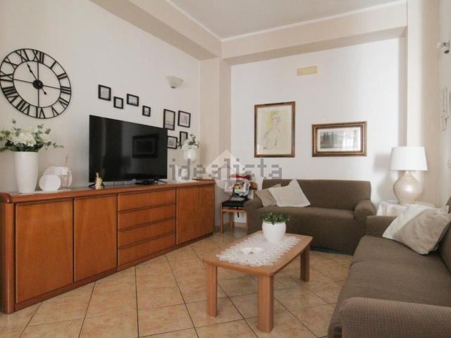 Villetta bifamiliare in vendita di 140 m² in Via Tarsia