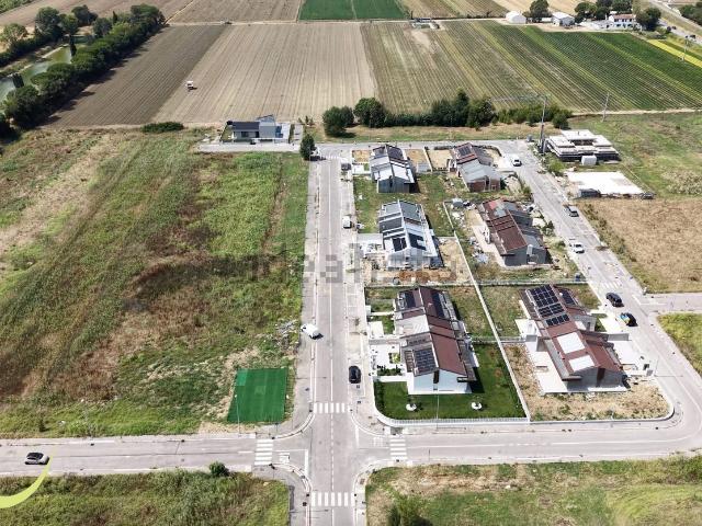 Villetta bifamiliare in vendita di 140 m² in Via Vincenzo Bellini
