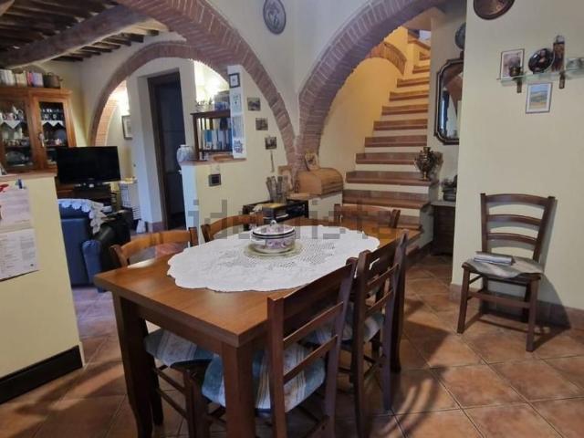 Villetta bifamiliare in vendita di 140 m² in Via Carriona