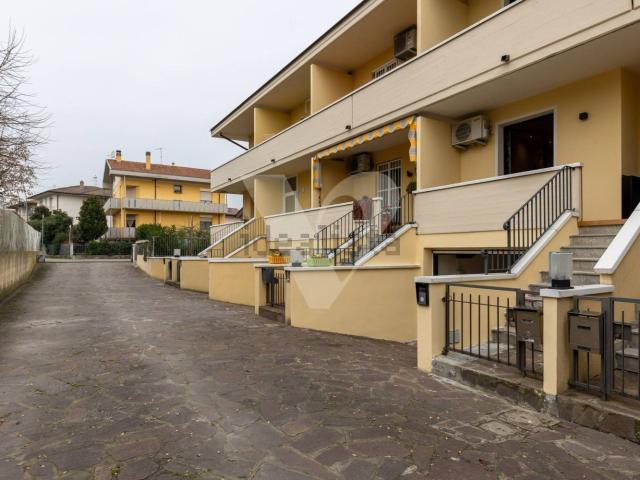 Villetta bifamiliare in vendita di 140 m² in Via Ceriana, 211