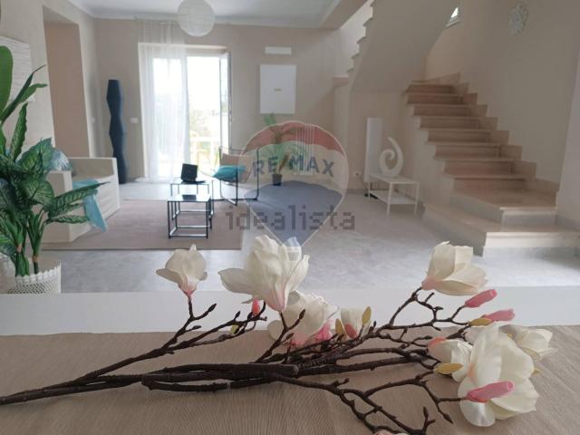 Villetta bifamiliare in vendita di 140 m² in Via Collinet, 69
