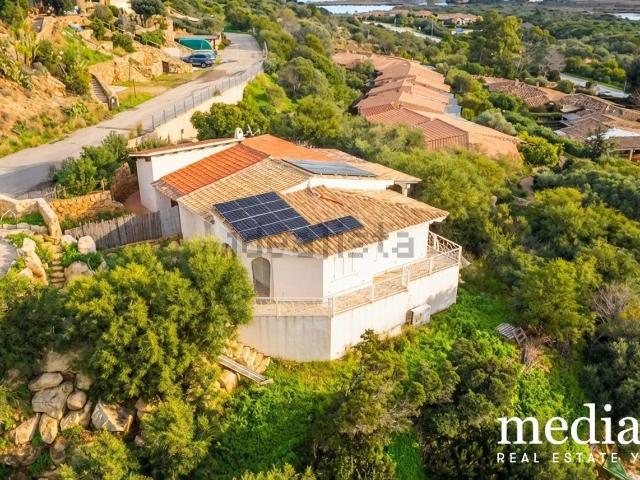 Villetta bifamiliare in vendita di 140 m² in Via Del Canneto