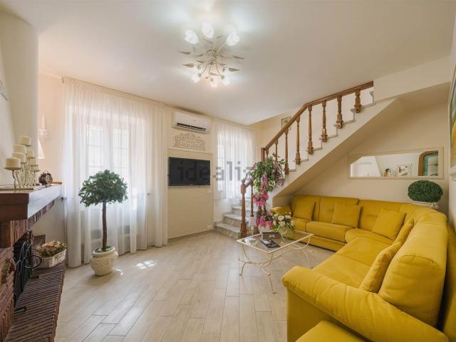 Villetta bifamiliare in vendita di 140 m² in Via del Castellare