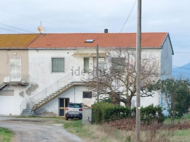 Villetta bifamiliare in vendita di 140 m² in Via Galileo Galilei