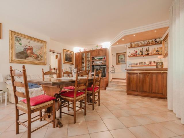 Villetta bifamiliare in vendita di 140 m² in Via Gazzera Alta