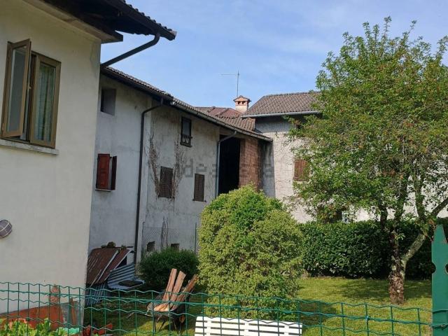 Villetta bifamiliare in vendita di 140 m² in Via Giacomo Puccini, 1