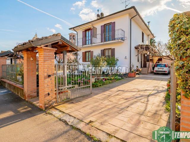 Villetta bifamiliare in vendita di 140 m² in Via Giuseppe Mazzini, 1