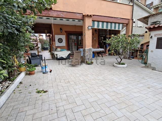 Villetta bifamiliare in vendita di 140 m² in Via La Spezia
