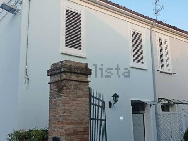 Villetta bifamiliare in vendita di 140 m² in Via Olindo Guerrini