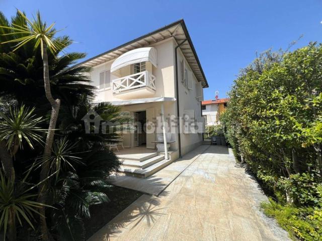 Villetta bifamiliare in vendita di 140 m² in Via Padre Eugenio Barsanti