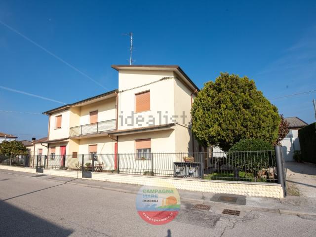 Villetta bifamiliare in vendita di 140 m² in Via Piave, 10