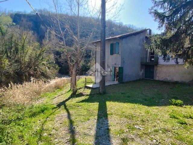 Villetta bifamiliare in vendita di 140 m² in Via Pietra dell&apos Uso Ponte Rosso, 265