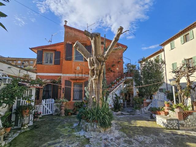 Villetta bifamiliare in vendita di 140 m² in Via Pungilupo, 1