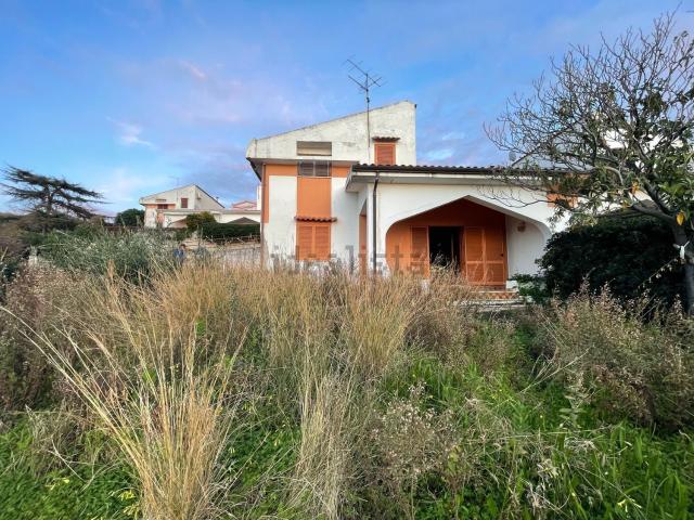 Villetta bifamiliare in vendita di 140 m² in Via Riviere