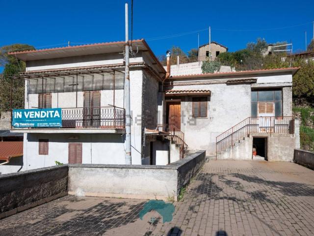 Villetta bifamiliare in vendita di 140 m² in Via Roma
