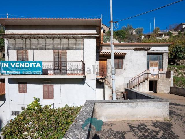 Villetta bifamiliare in vendita di 140 m² in Via Roma