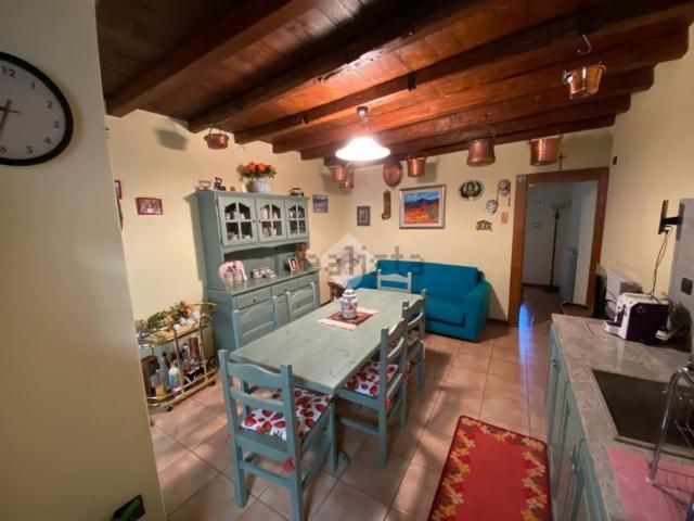 Villetta bifamiliare in vendita di 140 m² in Via Roma, 9