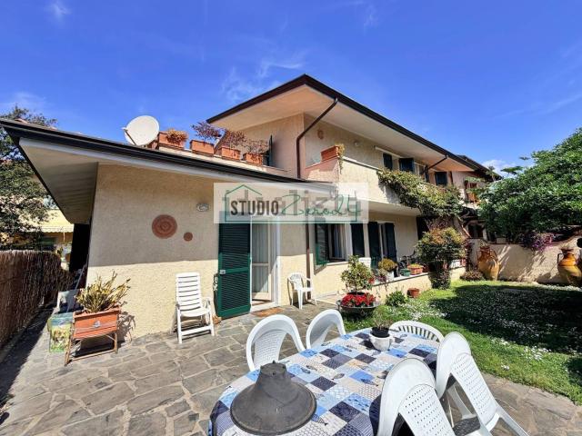 Villetta bifamiliare in vendita di 140 m² in Via Sant&apos Ermete